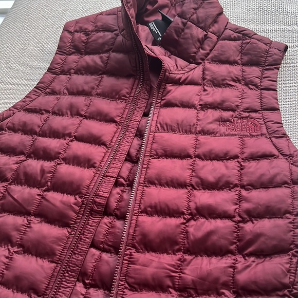 The North Face Womens lightweight Puffer Vest - XS - Picture 2 of 3